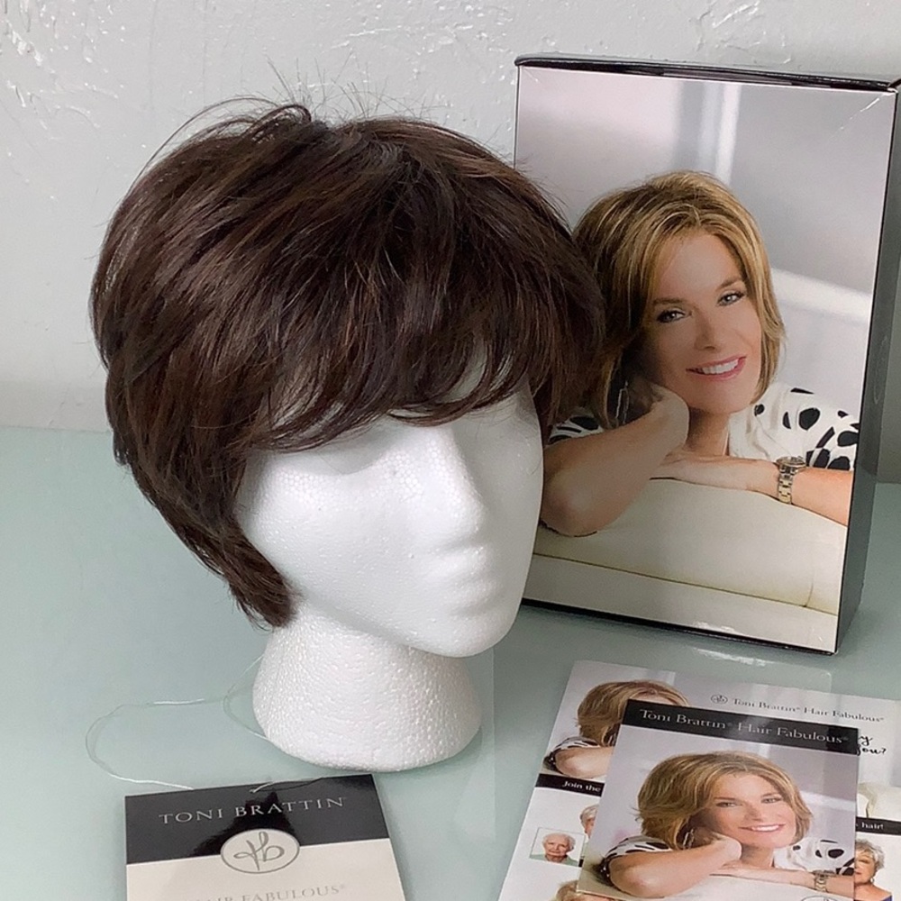 Toni Brattain Short 301-A Toni Prestigious Regular Wig Medium Brown NWT